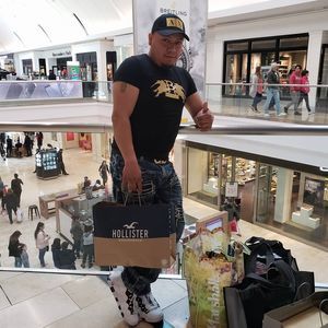 Meet your Posher, Gregorio